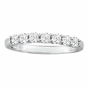 18K White Gold Round Diamond Wedding Ring