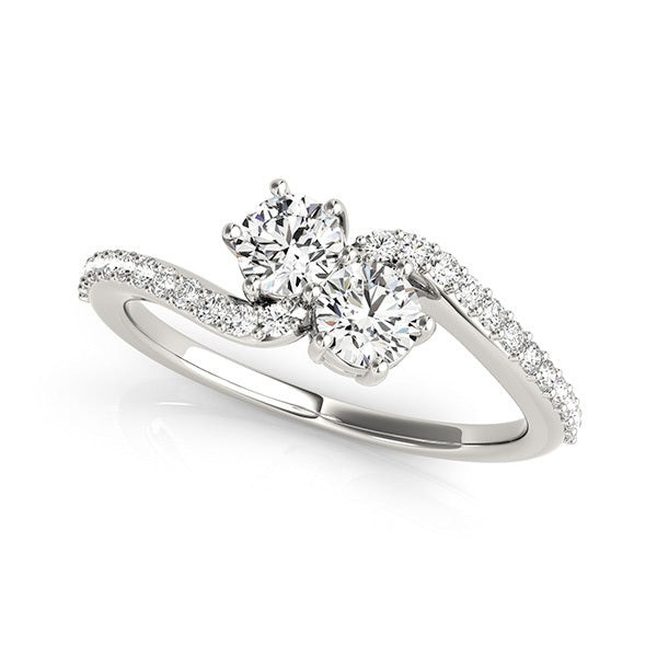 18K White Gold Round Diamond Fashion Ring