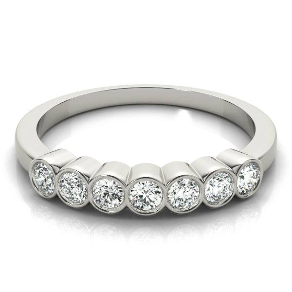 18K White Gold Round Diamond Fashion Ring