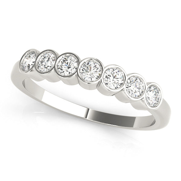 18K White Gold Round Diamond Fashion Ring
